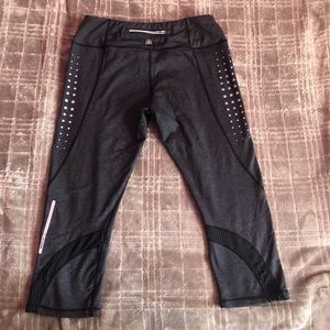 Yoga Workout Capris Pants SIZE M